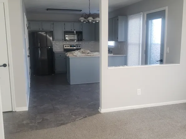 4720 W 24th St, Lawrence, KS 66047