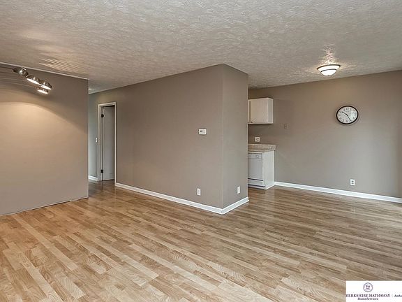5th image of 13215 Carpenter St