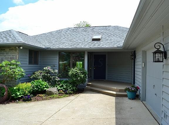 3rd image of 46 Waterford Ct
