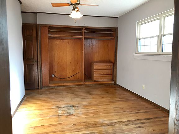 3rd image of 406 S Pearl St