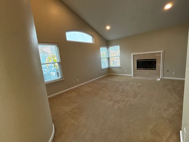 2901 Sorrento Way — Photo 8