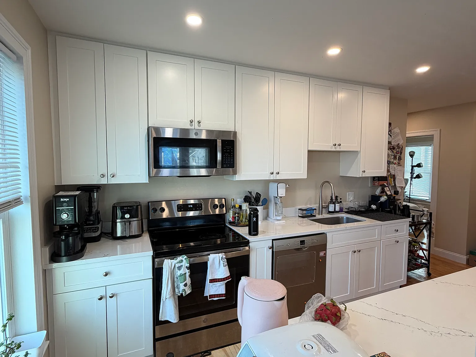 4 bed, 1800 sqft, $5,000 — Photo 1