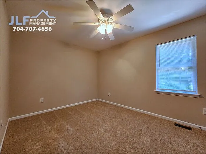 2504 S Ridge Ave — Photo 9