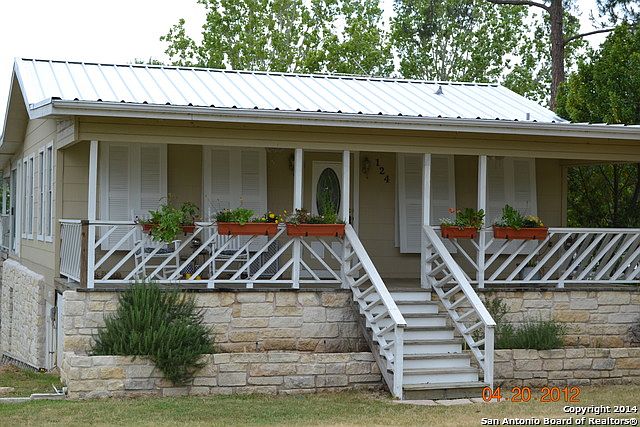 1st image of 124 Lakeview Dr