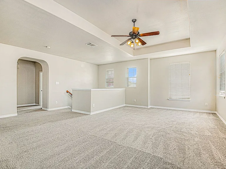 605 Port Royale Way — Photo 14