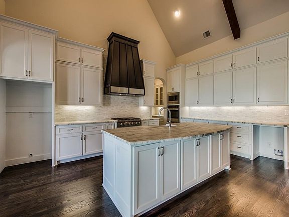 5th image of 5304 Westfield Dr