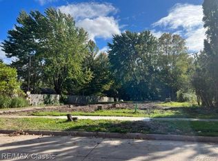 5018 Northlawn Dr, Sterling Heights, MI 48310