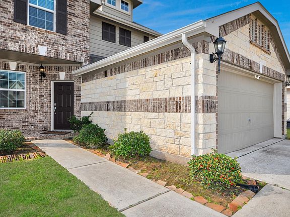 2nd image of 6007 Prince Place Dr