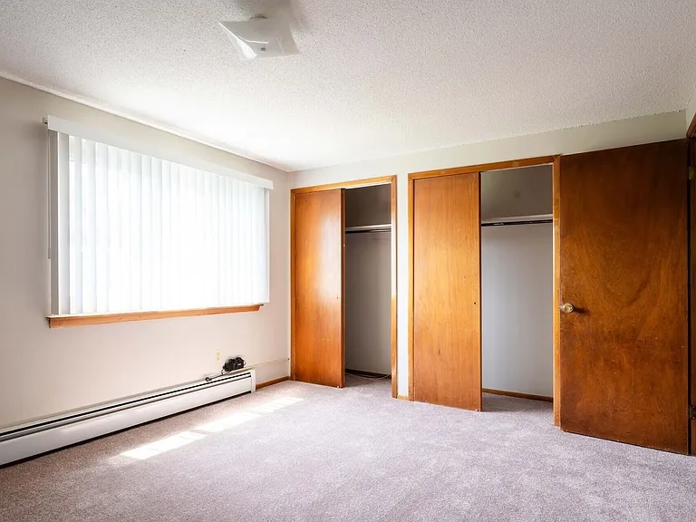 Camelot Village Apartments — Photo 41