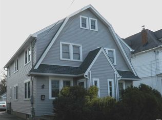 31-33 Burtis Ave, Rockville Centre, NY 11570