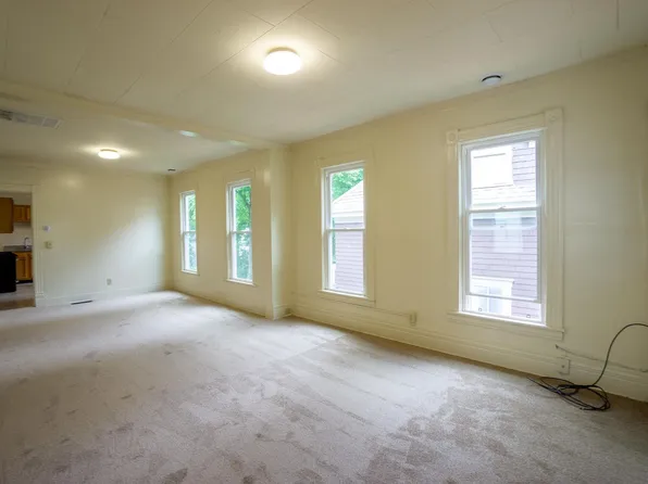 107 Trinity Pl, Syracuse, NY