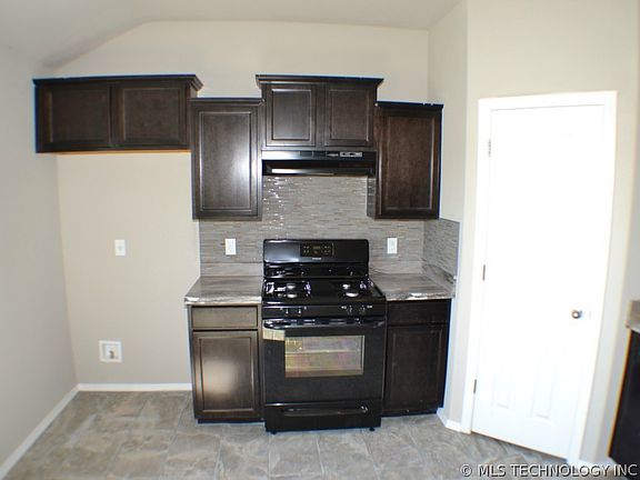 4th image of 9192 S 256th East Ave