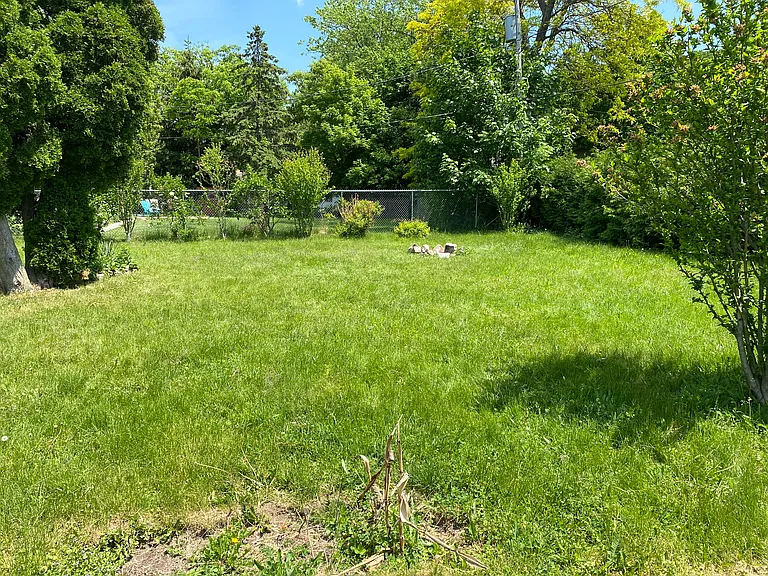 16 Victor Blvd #UPPER — Photo 36