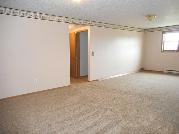 2nd image of 110 5th St SW