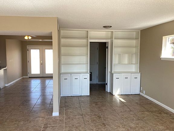 4th image of 5605 Edinburg Dr