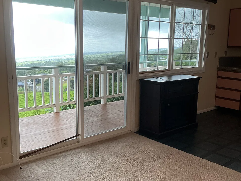 Living Room & Breakfast Nook