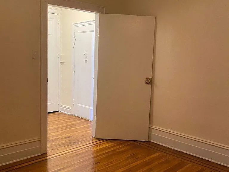 Sevilla Grande - Renovated Units at Journal Square Path — Photo 53