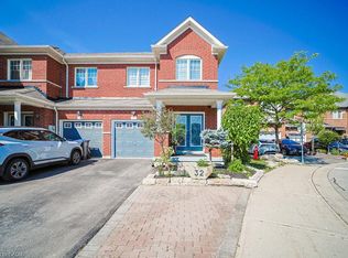 32 Davenhill Rd, Brampton, ON L6P3E1