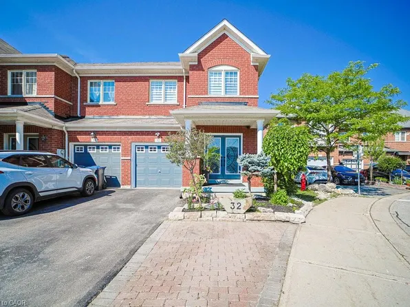 32 Davenhill Rd, Brampton, ON L6P 3E1
