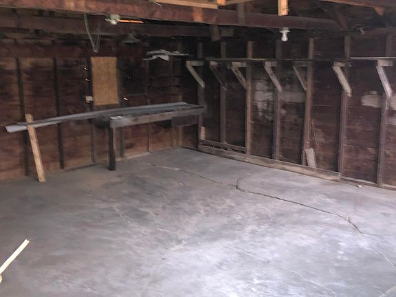 5th image of 2028 Orchard Dr