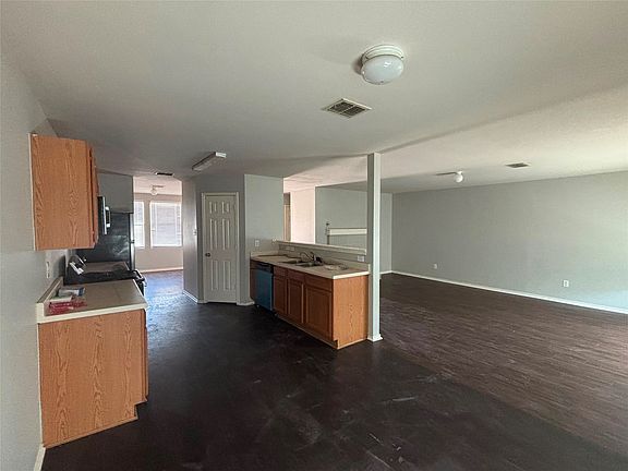 3rd image of 2733 Ingram Cir