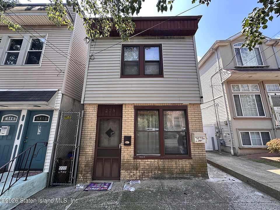 1st image of 228 Sand Ln