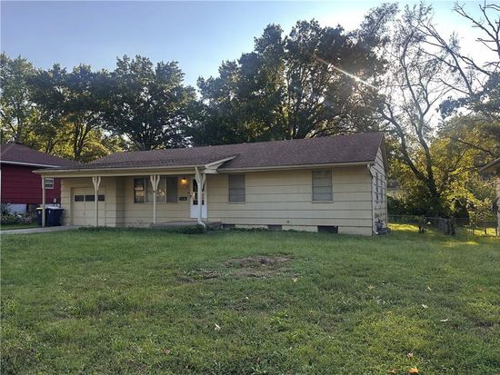 11302 Kensington Ave, Kansas City, MO 64137