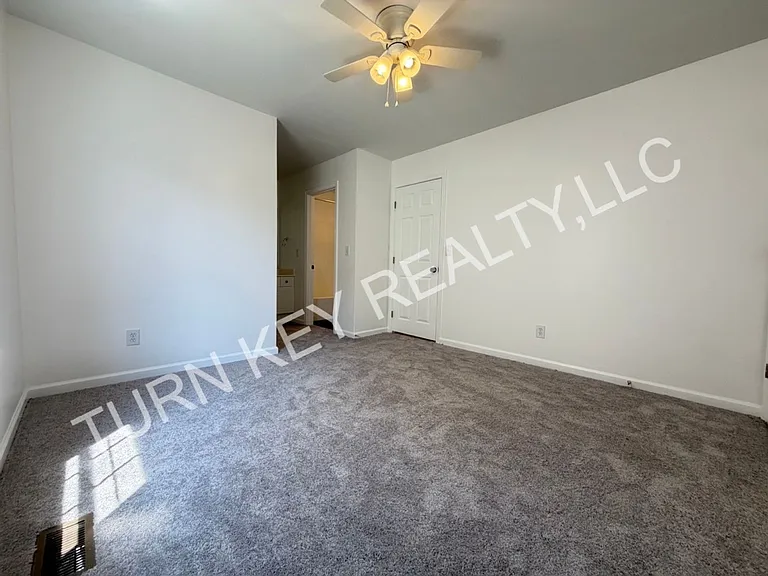 1458 Amberley Woods Cv — Photo 17
