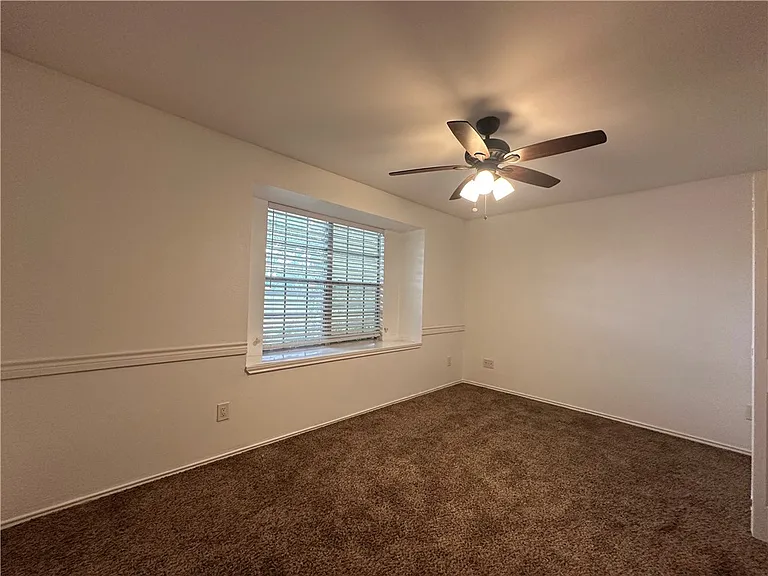7822 Fox Dr — Photo 17