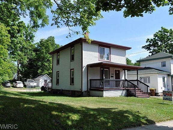 3rd image of 434 E Lincoln Ave