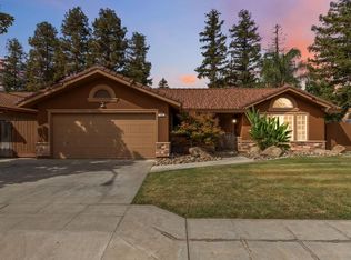 7195 N Carnegie Ave, Fresno, CA 93722