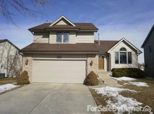 4965 Hawthorne Dr, West Des Moines, IA 50265