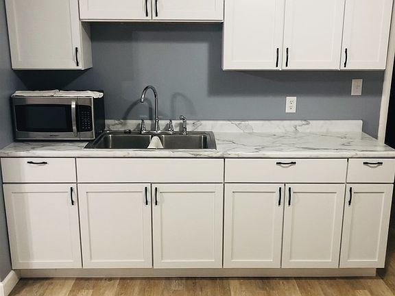 3rd image of 4818 Parkway