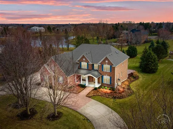 7N197 Windsor Dr, St Charles, IL 60175