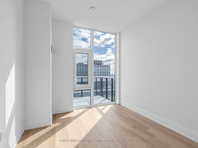 27 Korda Gate #Penthouse 101 — Photo 18