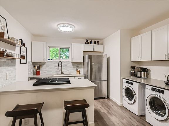 5th image of 1300 Newning Ave APT 207