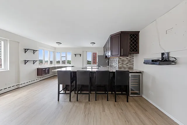 708 W Bittersweet Pl #701 — Photo 8