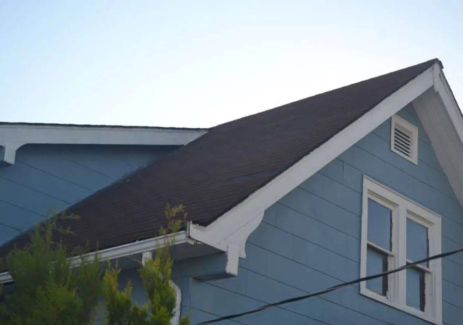 4 Bedroom and 1.5 Bath Single family with Detached garage — Photo 4