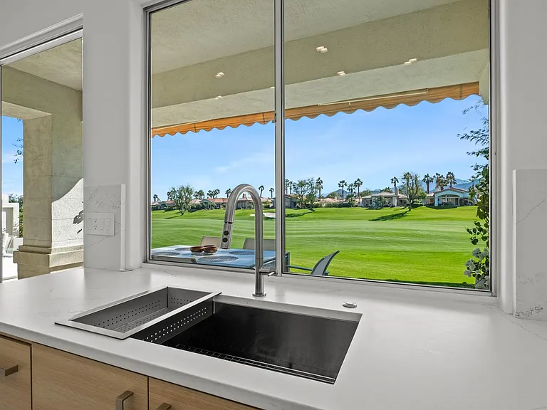 407 Desert Holly Dr — Photo 13