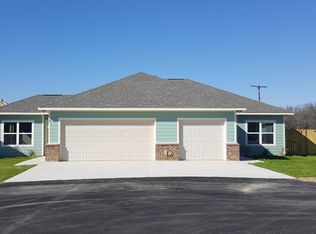 204 Lasso Ct, Mabank, TX 75143