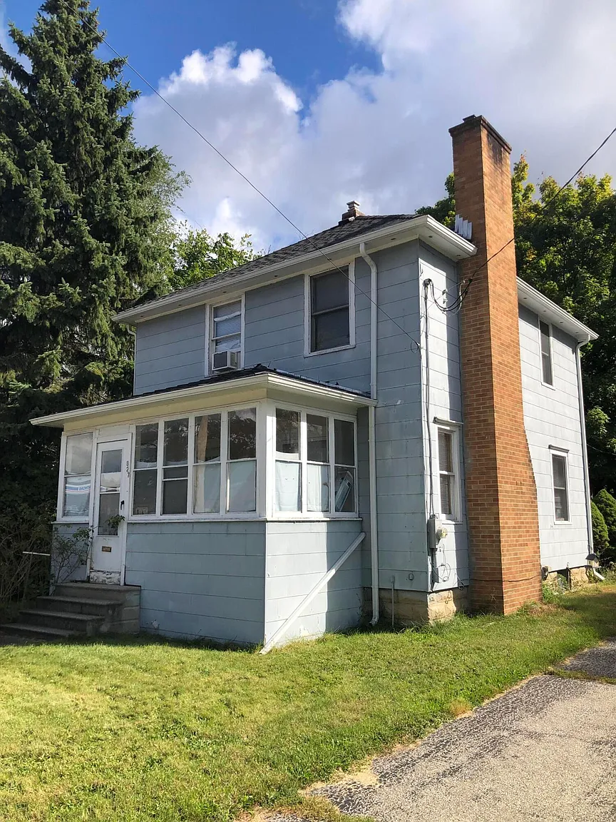 827 N West Ave photo 1