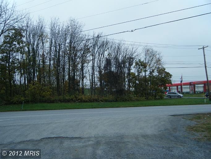 2nd image of 1826 Wayne Rd