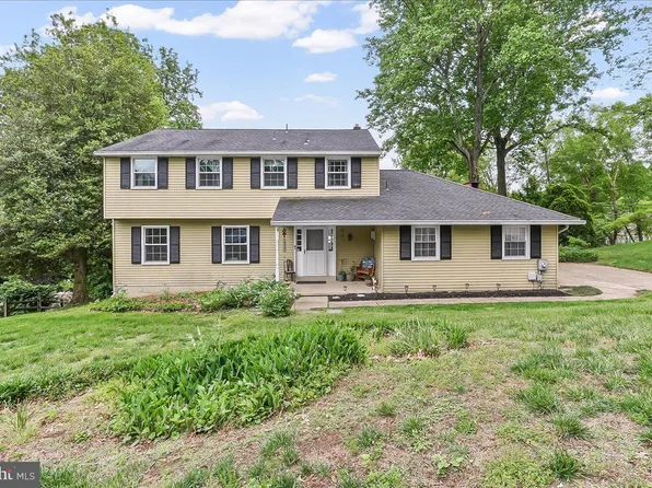 5449 Crestline Rd, Wilmington, DE 19808