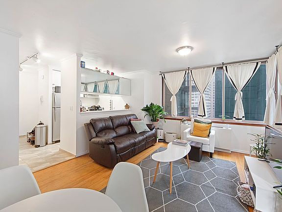 3rd image of 235 E 40th St APT 28D
