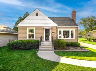 137 N Williams St, Westmont, IL 60559