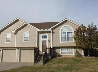 8624 N Myrtle Ave, Kansas City, MO 64156