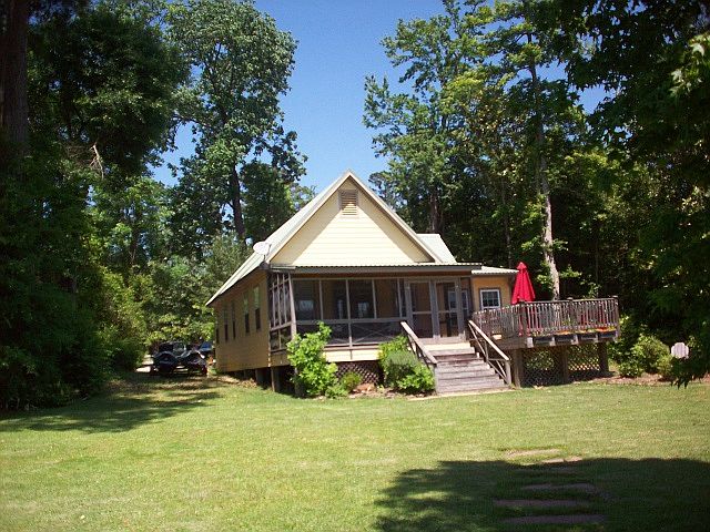 1st image of 141 Kings Cir