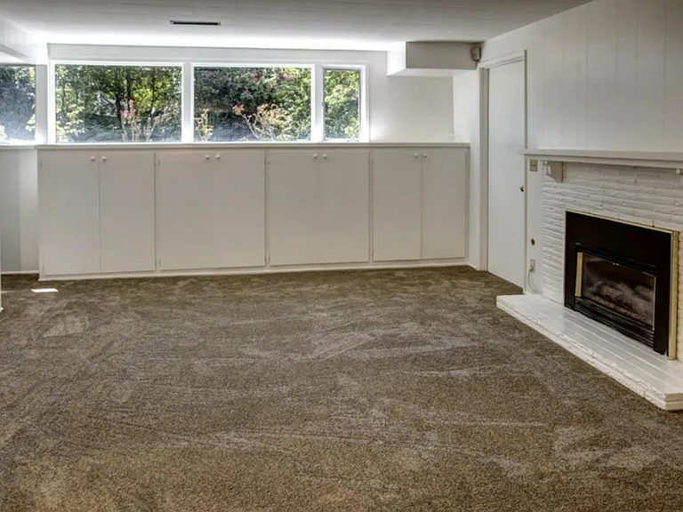 12423 NE 6th Pl — Photo 13