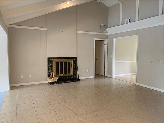 3rd image of 202 Fox Valley Dr