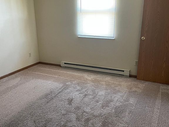 5th image of 1350 Chestnut Dr APT A